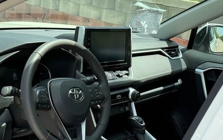 Toyota RAV4, 2021 год, 2 600 000 рублей, 7 фотография