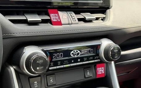 Toyota RAV4, 2021 год, 2 600 000 рублей, 12 фотография