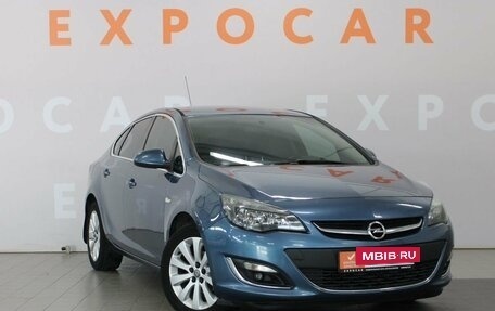Opel Astra J, 2014 год, 820 000 рублей, 3 фотография