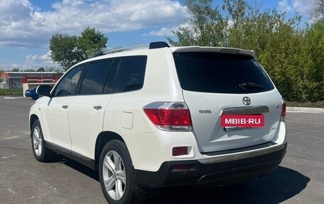 Toyota Highlander III, 2012 год, 2 170 000 рублей, 4 фотография
