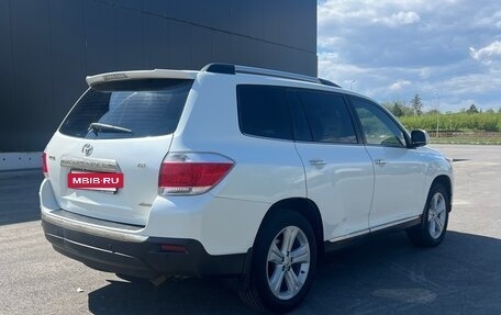 Toyota Highlander III, 2012 год, 2 170 000 рублей, 3 фотография