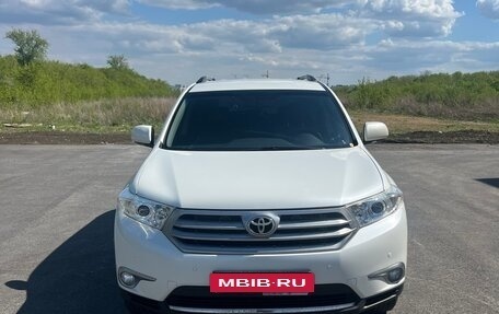 Toyota Highlander III, 2012 год, 2 170 000 рублей, 5 фотография