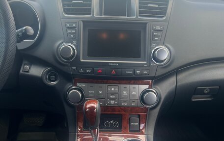 Toyota Highlander III, 2012 год, 2 170 000 рублей, 11 фотография