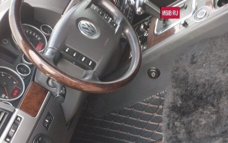 Volkswagen Touareg III, 2006 год, 1 280 000 рублей, 18 фотография