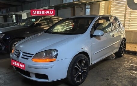 Volkswagen Golf V, 2005 год, 450 000 рублей, 2 фотография