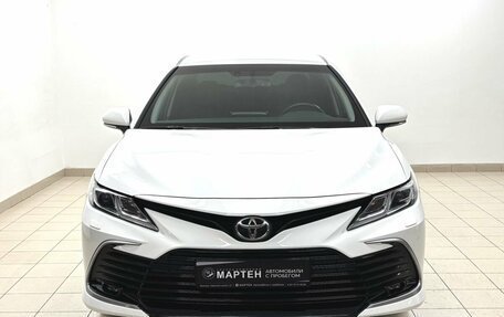 Toyota Camry, 2021 год, 3 598 000 рублей, 2 фотография