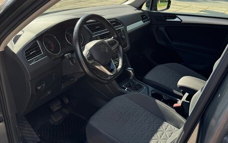 Volkswagen Tiguan II, 2021 год, 2 290 000 рублей, 10 фотография