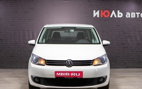 Volkswagen Touran III, 2012 год, 1 000 000 рублей, 2 фотография