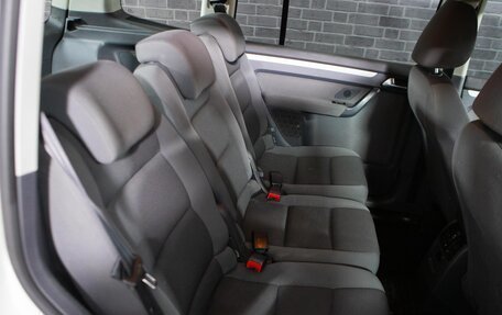 Volkswagen Touran III, 2012 год, 1 000 000 рублей, 13 фотография