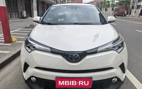 Toyota C-HR I рестайлинг, 2021 год, 1 650 000 рублей, 1 фотография