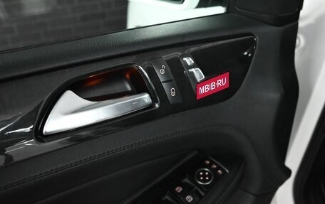 Mercedes-Benz GLE, 2015 год, 3 000 000 рублей, 19 фотография
