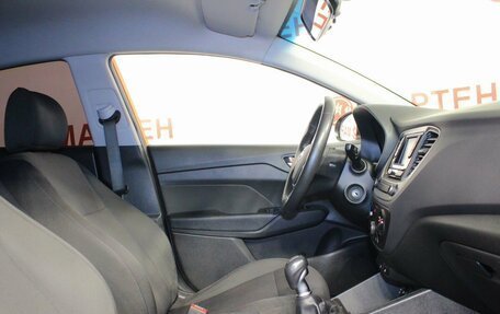Hyundai Solaris II рестайлинг, 2017 год, 1 185 000 рублей, 10 фотография