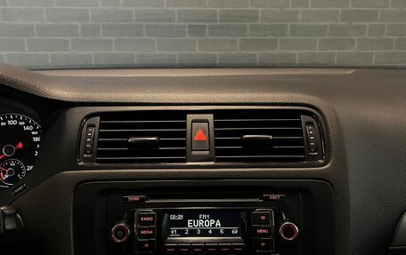 Volkswagen Jetta VI, 2011 год, 1 030 000 рублей, 11 фотография