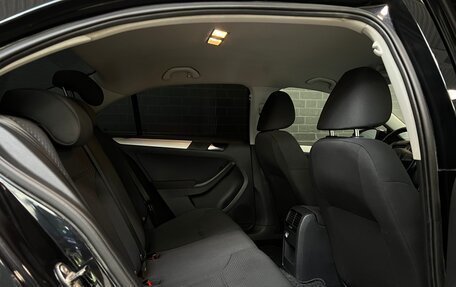 Volkswagen Jetta VI, 2011 год, 1 030 000 рублей, 10 фотография