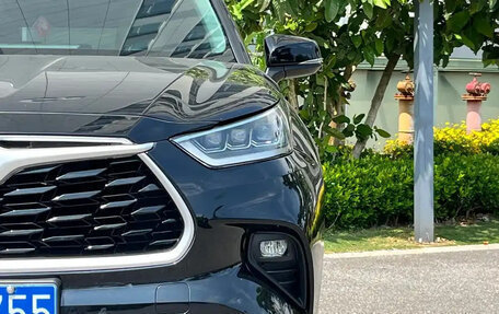 Toyota Highlander, 2022 год, 3 550 000 рублей, 5 фотография