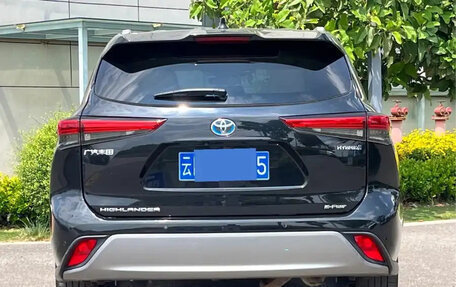Toyota Highlander, 2022 год, 3 550 000 рублей, 7 фотография