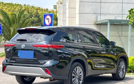 Toyota Highlander, 2022 год, 3 550 000 рублей, 8 фотография
