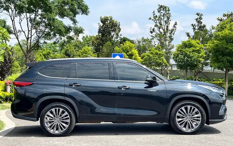 Toyota Highlander, 2022 год, 3 550 000 рублей, 6 фотография