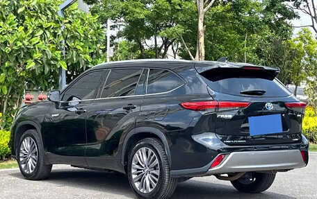Toyota Highlander, 2022 год, 3 550 000 рублей, 4 фотография