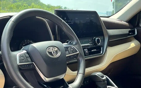 Toyota Highlander, 2022 год, 3 550 000 рублей, 16 фотография