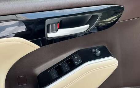 Toyota Highlander, 2022 год, 3 550 000 рублей, 19 фотография