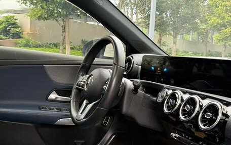 Mercedes-Benz A-Класс, 2022 год, 1 700 000 рублей, 16 фотография