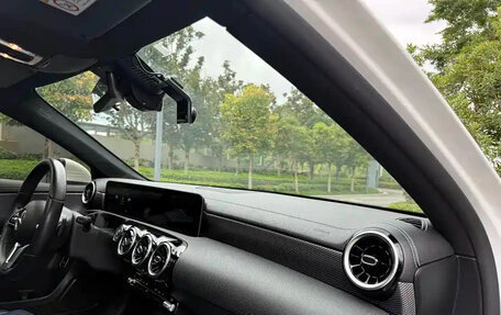 Mercedes-Benz A-Класс, 2022 год, 1 700 000 рублей, 22 фотография