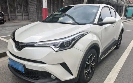 Toyota C-HR I рестайлинг, 2021 год, 1 650 000 рублей, 3 фотография