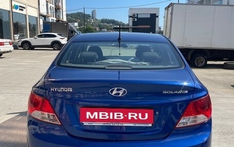 Hyundai Solaris II рестайлинг, 2011 год, 740 000 рублей, 2 фотография