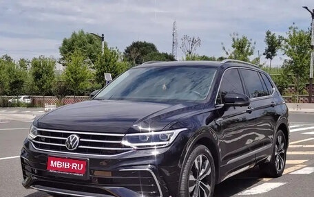 Volkswagen Tiguan II, 2022 год, 3 400 077 рублей, 1 фотография