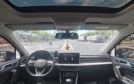 Volkswagen Tiguan II, 2022 год, 3 400 077 рублей, 9 фотография