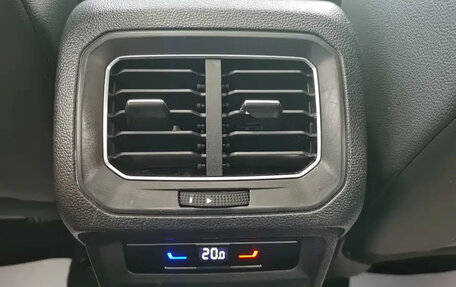 Volkswagen Tiguan II, 2022 год, 3 400 077 рублей, 16 фотография