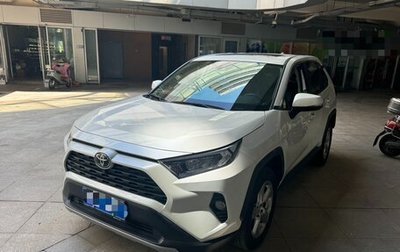 Toyota RAV4, 2021 год, 2 462 000 рублей, 1 фотография