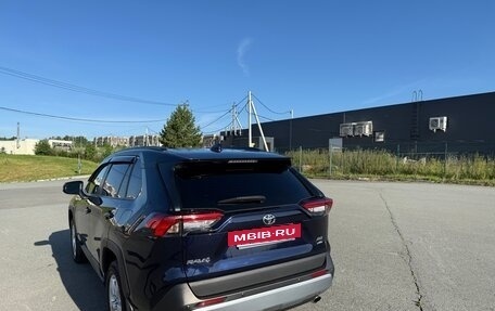 Toyota RAV4, 2021 год, 3 850 000 рублей, 4 фотография
