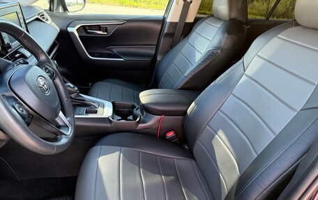 Toyota RAV4, 2021 год, 3 850 000 рублей, 10 фотография