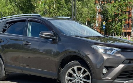Toyota RAV4, 2019 год, 2 160 000 рублей, 4 фотография