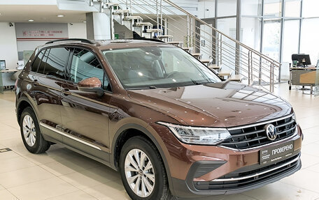 Volkswagen Tiguan II, 2021 год, 2 975 000 рублей, 3 фотография