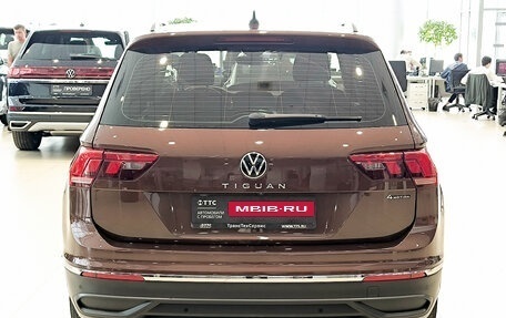 Volkswagen Tiguan II, 2021 год, 2 975 000 рублей, 6 фотография