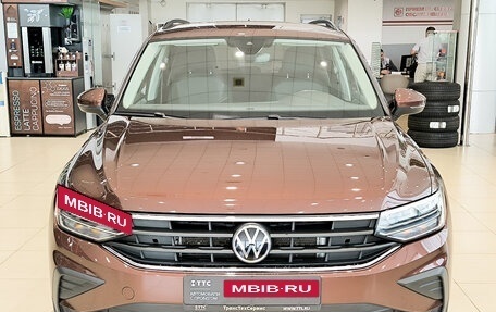 Volkswagen Tiguan II, 2021 год, 2 975 000 рублей, 2 фотография