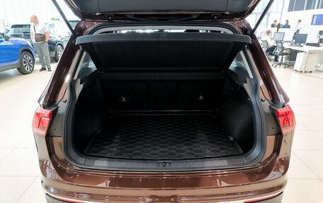 Volkswagen Tiguan II, 2021 год, 2 975 000 рублей, 10 фотография