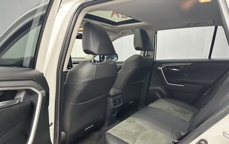 Toyota RAV4, 2022 год, 2 677 720 рублей, 5 фотография