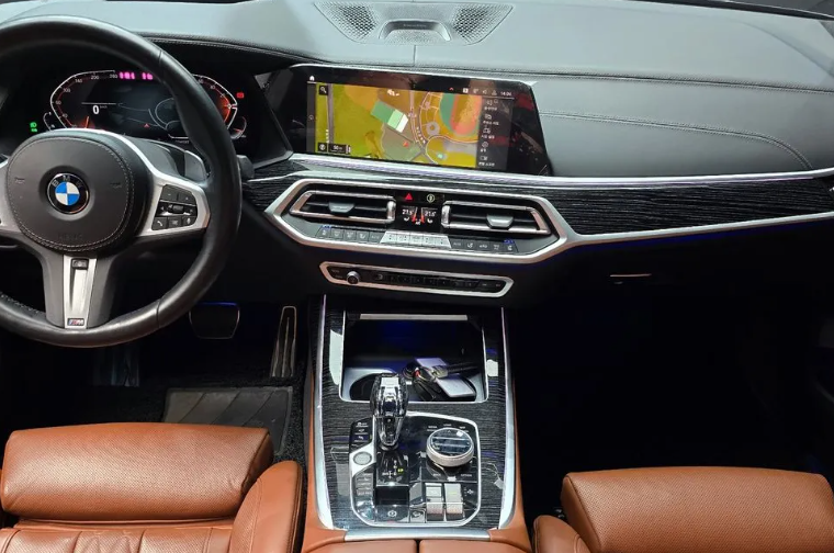 BMW X7 G07, 2021 год, 9 300 000 рублей, 5 фотография