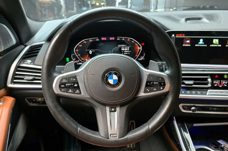 BMW X7 G07, 2021 год, 9 300 000 рублей, 10 фотография