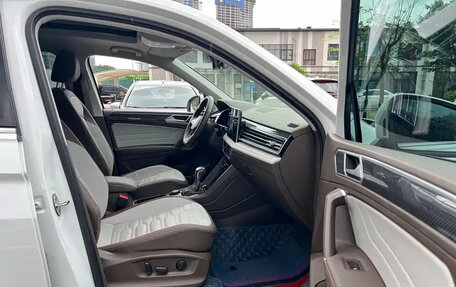 Volkswagen Tiguan II, 2022 год, 3 250 077 рублей, 15 фотография