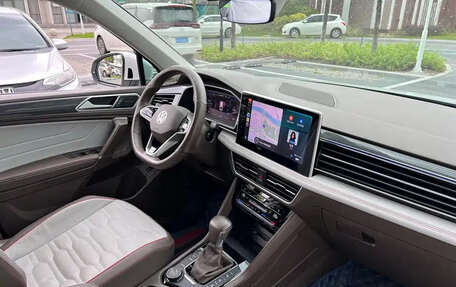Volkswagen Tiguan II, 2022 год, 3 250 077 рублей, 11 фотография