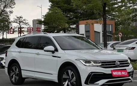 Volkswagen Tiguan II, 2022 год, 3 250 077 рублей, 4 фотография