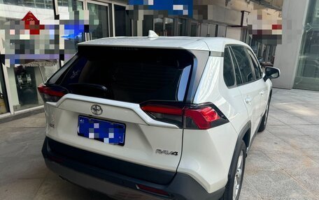Toyota RAV4, 2021 год, 2 462 000 рублей, 4 фотография