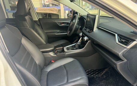 Toyota RAV4, 2021 год, 2 462 000 рублей, 6 фотография