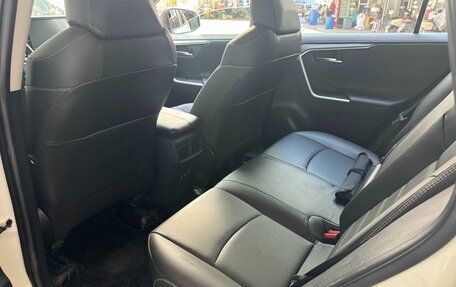 Toyota RAV4, 2021 год, 2 462 000 рублей, 9 фотография