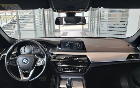 BMW 5 серия, 2017 год, 2 677 000 рублей, 14 фотография